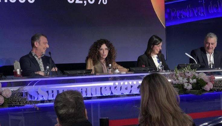 Sanremo, Mannino show in conferenza stampa: "È tutto così serio, mi sento fuori luogo"