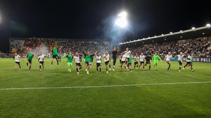 Spezia da urlo, Catanzaro kappao: ora la Cremonese per la serie A. E bastano due pareggi