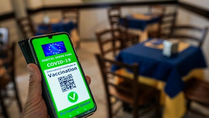 Il Green Pass irrompe nelle elezioni torinesi, i candidati in coro: "Necessario". Ma non tutti sono già vaccinati
