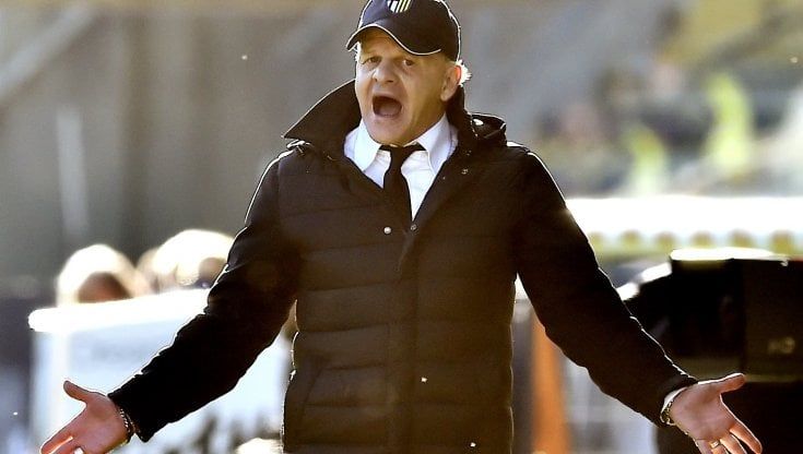 Solo un pareggio contro il Crotone: il Parma non è ancora guarito 