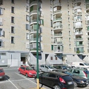 Scampia, 90enne trova la serratura cambiata e la casa occupata dalla figlia del boss
