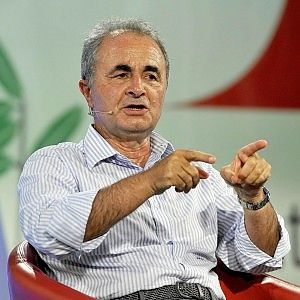 Parisi: "Non si pu&ograve; pi&ugrave; stare con Berlusconi, con le larghe intese si &egrave; perso l'onore"