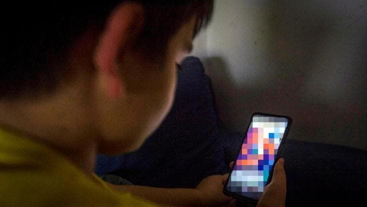 Il “rabbit hole” di Tik Tok: video dopo video, l’algoritmo può collaborare all’apologia della mafia