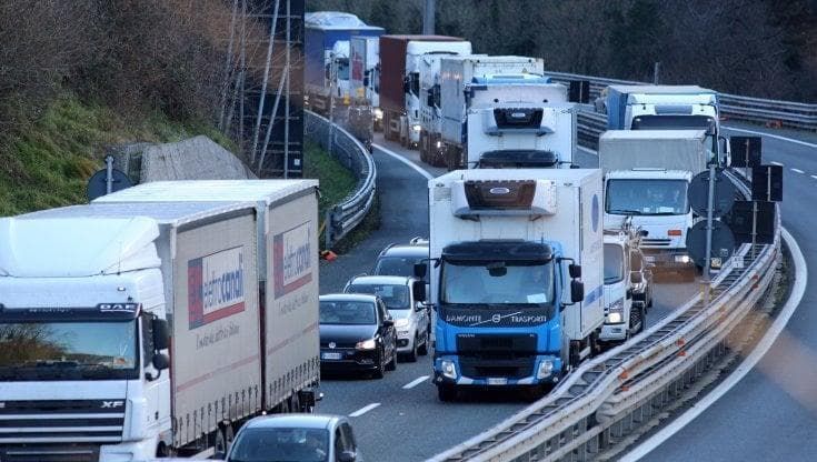 Autotrasporto, a settembre in arrivo la piattaforma per il tax credit sul carburante