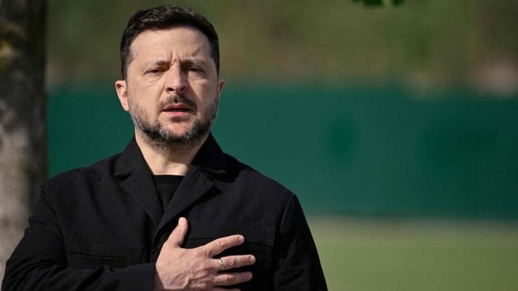Droni di Kiev su San Pietroburgo, la Russia ripiomba nella paura. A Londra vertice dei volenterosi