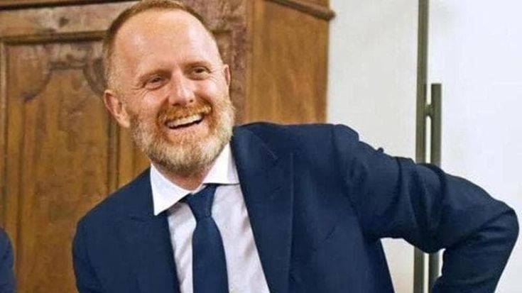 Como, show del sindaco Alessandro Rapinese: “Chi prende multe con l’autovelox è imbecille 2 volte”