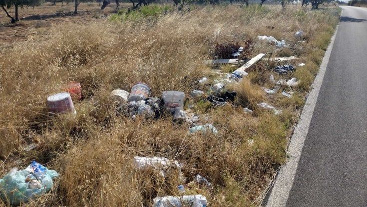 "Io, turista a Bari, nauseato dai rifiuti abbandonati in strada: è un oltraggio all'ambiente e alla libertà"