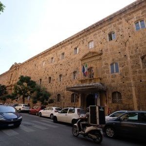 Palermo, secondo alunno positivo al Maria Adelaide: da oggi didattica a distanza