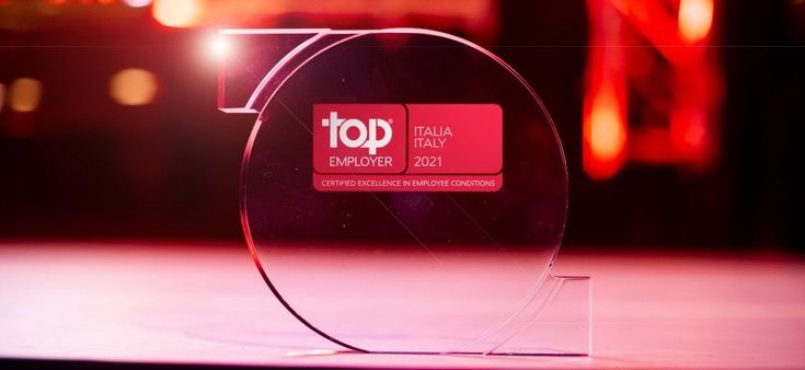 La cerimonia al debutto in virtuale