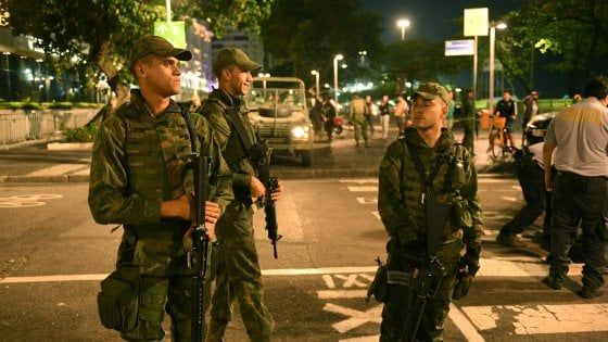 Brasile, a Rio attaccata una pattuglia: due militari feriti, uno è grave