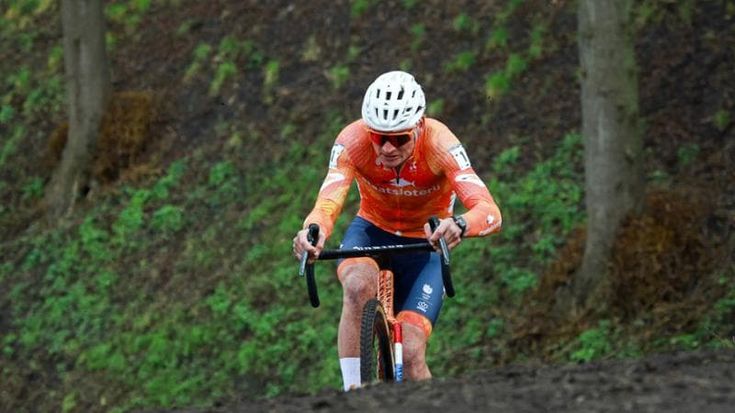 Van der Poel nella storia: 8° titolo mondiale nel ciclocross, è record. Superato Eric De Vlaeminck