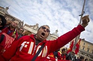 Fiom, le voci di Piazza del Popolo<br />Da tutta Italia contro il piano Fiat