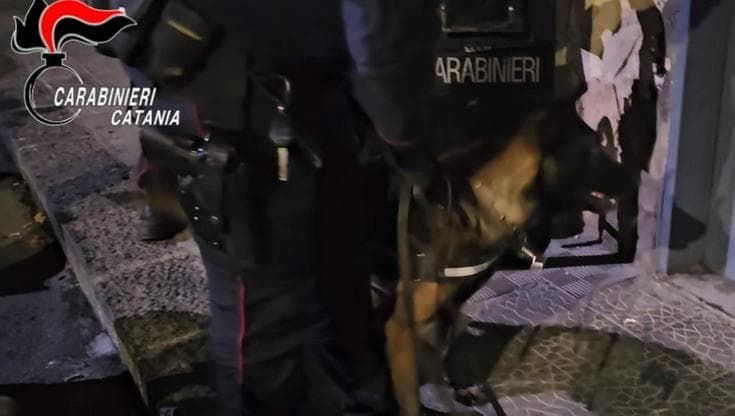 Rapine agli imprenditori, a capo della banda un ex pentito di mafia: cinque arresti a Catania