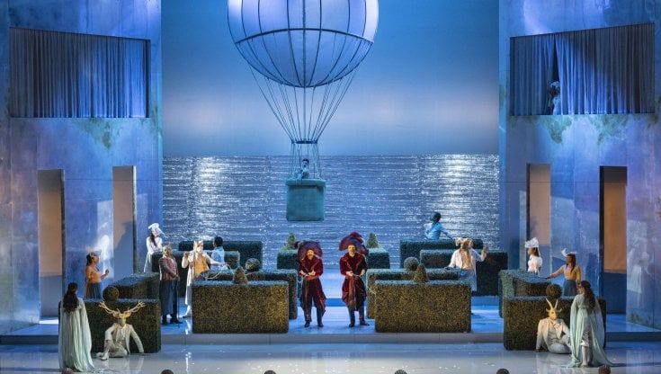 Dan Ettinger: “Così fan tutte spiega come Mozart vedeva Napoli nel ‘700” 
