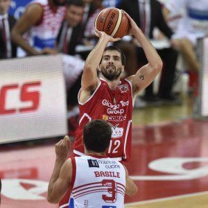 Basket, Trento-Pistoia sfida d'alta quota. Sassari all'esame Brindisi