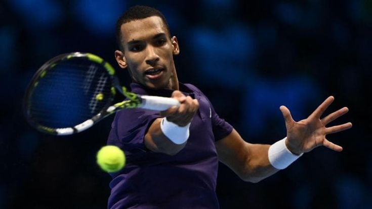 Auger-Aliassime batte Zverev e conquista la semifinale delle Atp Finals: affronterà Alcaraz