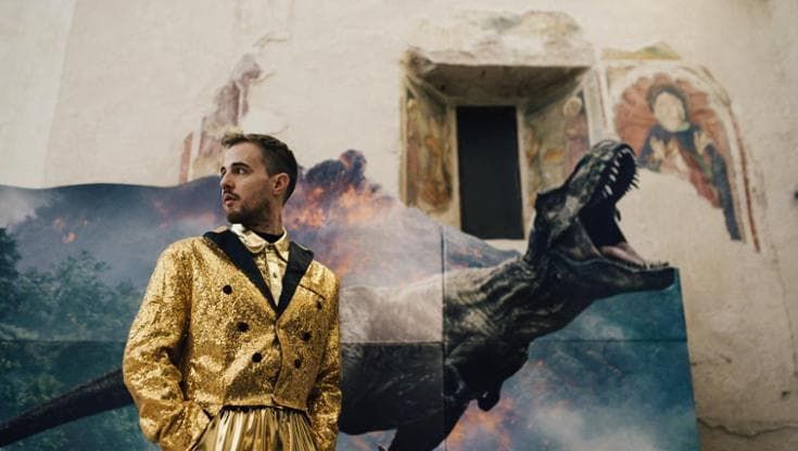 L’”Asteroide” di Marco D’Agostin sul palco dell’Arena del Sole intreccia danza e teatro
