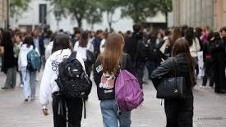 Giovani da 17 a 19 anni: quella sfiducia verso le organizzazioni e ogni forma di impegno collettivo