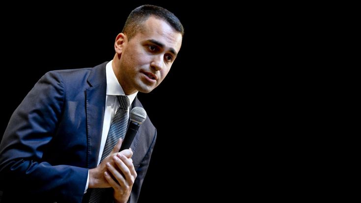 Di Maio: “Decreto per i truffati dalle banche, no a rinvii. Flat tax? Servono tanti soldi”