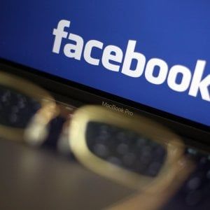 Fake news, la denuncia di Facebook: "Le usano anche gli Stati per manipolare"