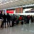 Fiumicino, sciopero aereo: lunghe code e 'accampamenti' aspettando il volo