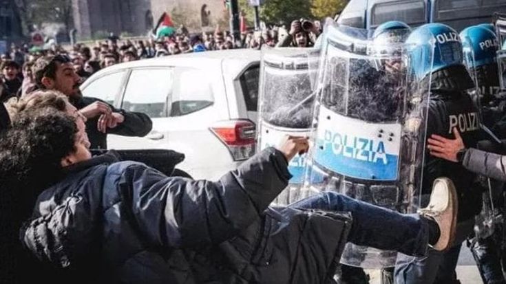 Torino, chiesti i domiciliari per 18 antagonisti, proteste, blitz e un’anguria contro i poliziotti