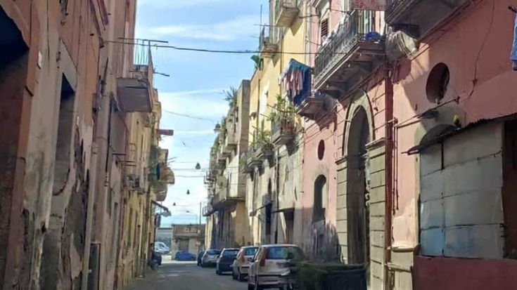 Torre Annunziata, case a un euro nel centro storico. Il sindaco: "Opportunità per i giovani"