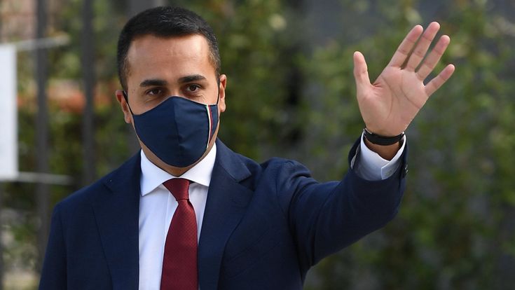 Se si vota 5S d'accordo: via libera al terzo mandato. E cresce il partito di Conte