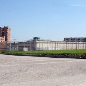 Carceri, a Benevento un detenuto, distrugge la cella e aggredisce gli agenti 