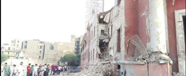 Autobomba al Cairo: colpito consolato italiano. L'Is rivendica. Renzi: "Non lasceremo solo Egitto"