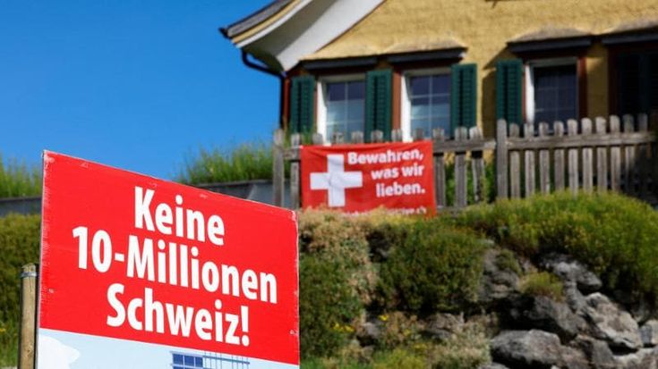 Svizzera, no alla legge per limitare la popolazione a 10 milioni: bocciata la proposta della destra
