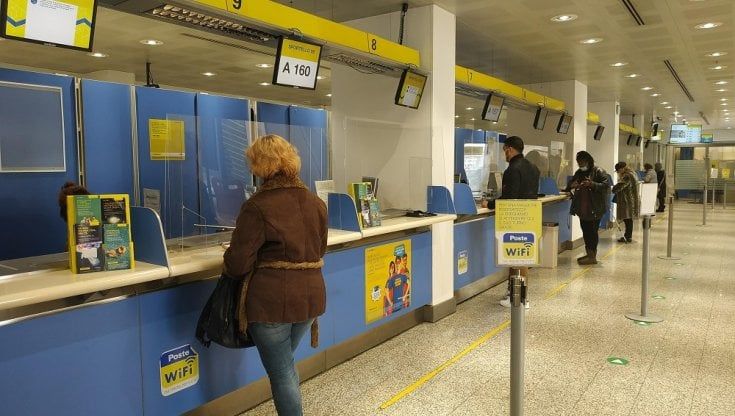 Poste, balzo dell'utile nel 2021: +31% a 1,6 miliardi