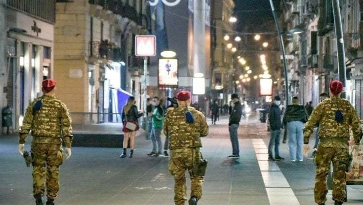  Covid, Campania verso la zona rossa: venerdì la decisione