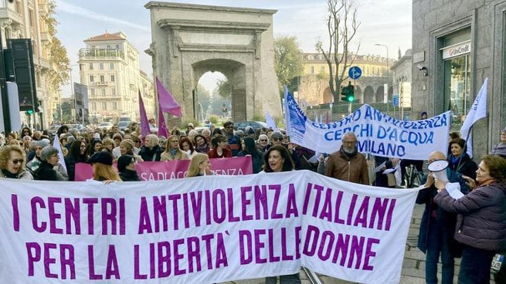 I centri per le donne scendono in piazza: “Cultura antiviolenza sia sostanza, non solo forma”