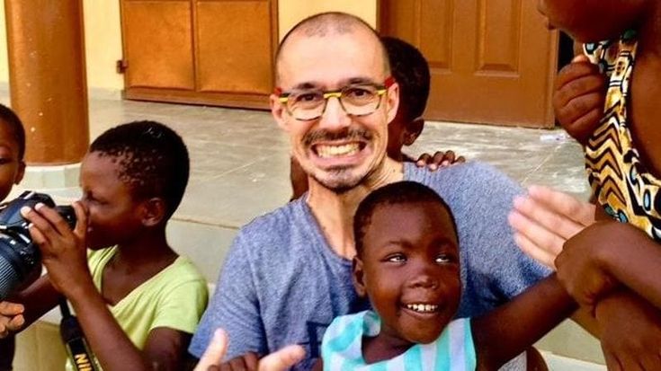 Domenico Curci, ortopedico del Galeazzi che opera i bambini in Togo: “Vorrei portare altri colleghi”