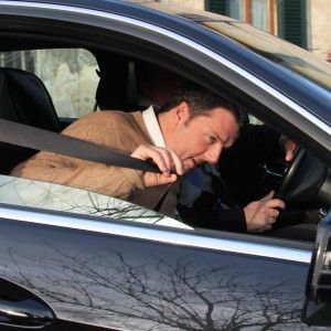 Renzi ha accettato l'incarico di premier, poi a Firenze per salutare il consiglio