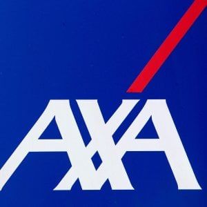 Axa, stop agli investimenti nel tabacco: venderà titoli per 1,8 miliardi