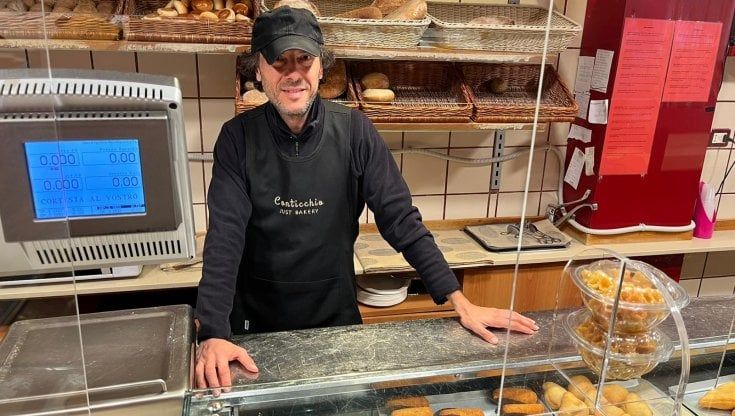 Bari, il panificio che si ribella alla misura anti-Pos del Governo: "I clienti devono poter pagare con la carta anche un euro di focaccia"