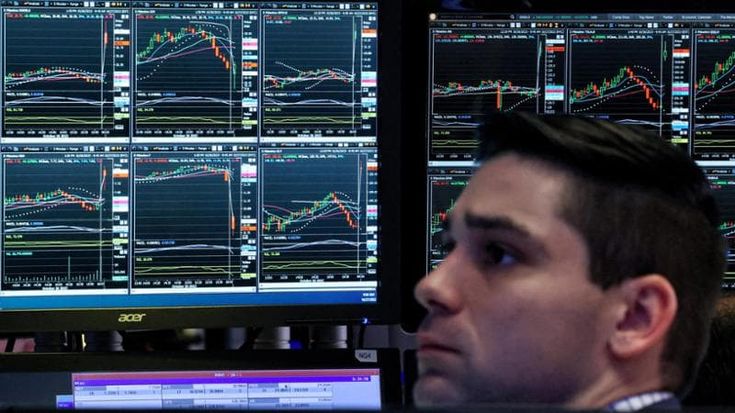 Le Borse di oggi, 20 novembre. Listini cauti alla ripartenza. Lo spread scende dopo Moody’s