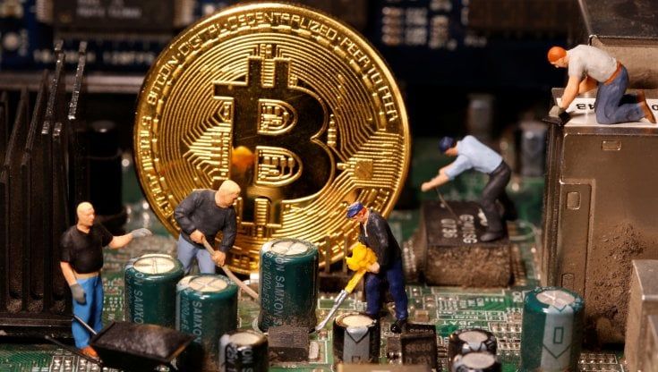 Bitcoin, la folle corsa della criptovaluta che può scalzare l’oro