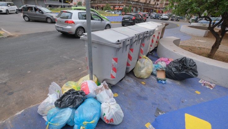 La raccolta differenziata è un flop: separa i rifiuti un palermitano su sei