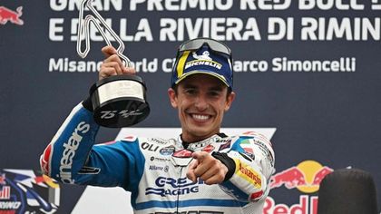 Marc Marquez vince anche a Misano, Bagnaia secondo. Martin tradito dalla pioggia, sbaglia e chiude 15°