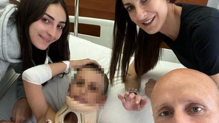 Il 13enne Gabriele si risveglia dal coma dopo l'incidente di motocross: "Non ricorda nulla, ma tornerà più forte di prima"