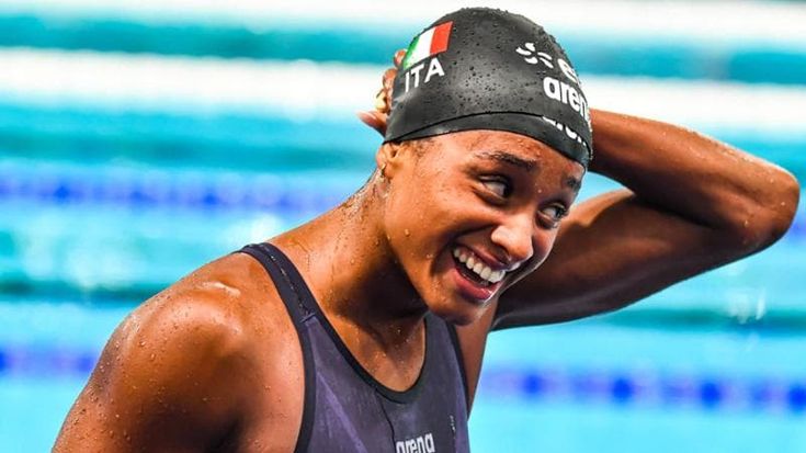 Curtis nella leggenda: oro nei 50 dorso e ancora record del mondo. Gli Europei di nuoto in diretta