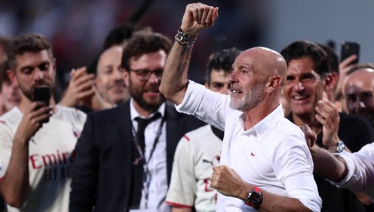 Pioli, la medaglia rubata recuperata dai carabinieri. Il ladro aveva postato il bottino sui social