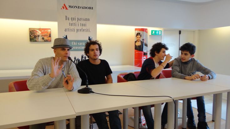 Tutti in fila alla Mondadori e al Forum per i ragazzi di "Braccialetti rossi"