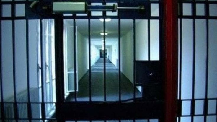 Violenza e tentata rapina su una ragazza: fermati due 15enni, ora si trovano al Pratello