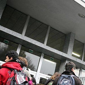 Il preside: "Sulla violenza non siamo teneri"