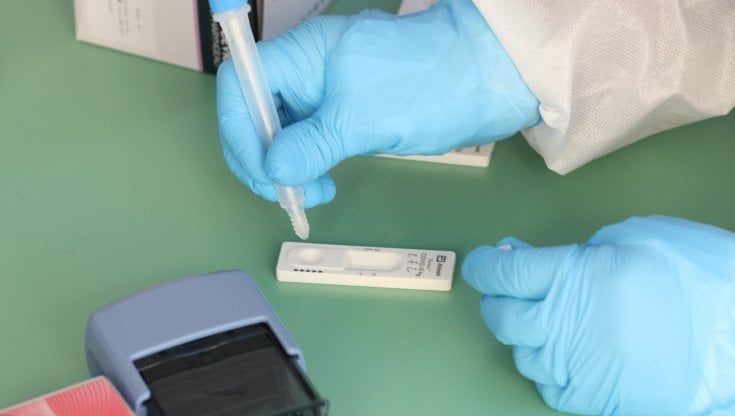 Il virus in Piemonte non si arrende, i contagi tornano a sfiorare quota mille