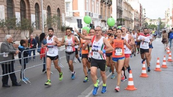 Bari, si corre la mezza maratona: il 27 ottobre la sfida dei runner sul lungomare